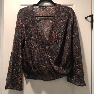 Paisley Print Bell Sleeve Top - Fabrik